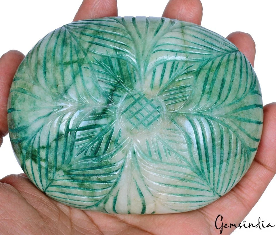 Emerald Carving, Oval Carved, Green — 99x77x43mm, 2900 Ct, Brazil