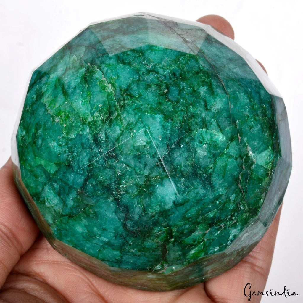 Museum Size 3000 Cts Natural Green Emerald Round Cut Loose Earth mined Gemstone