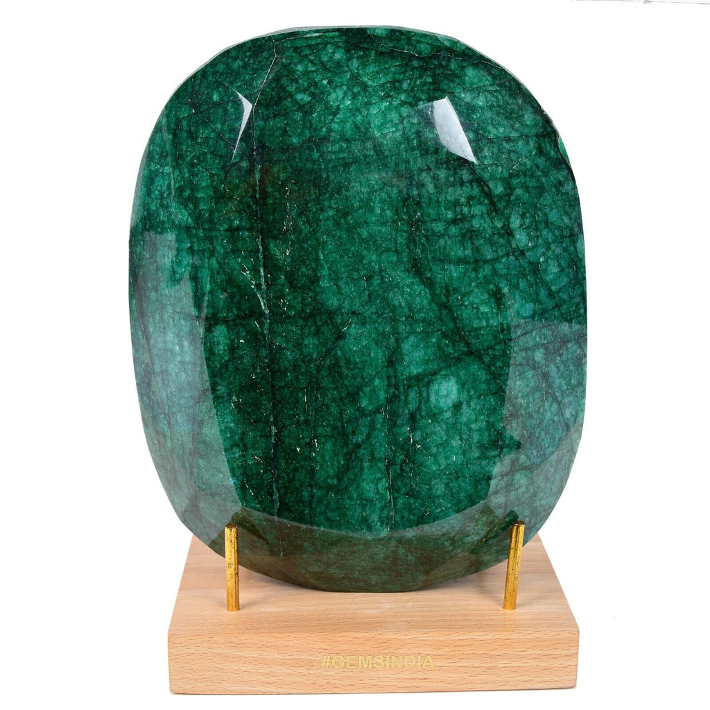 Emerald Loose Gemstone, Green — 5.5 Kg, Brazil