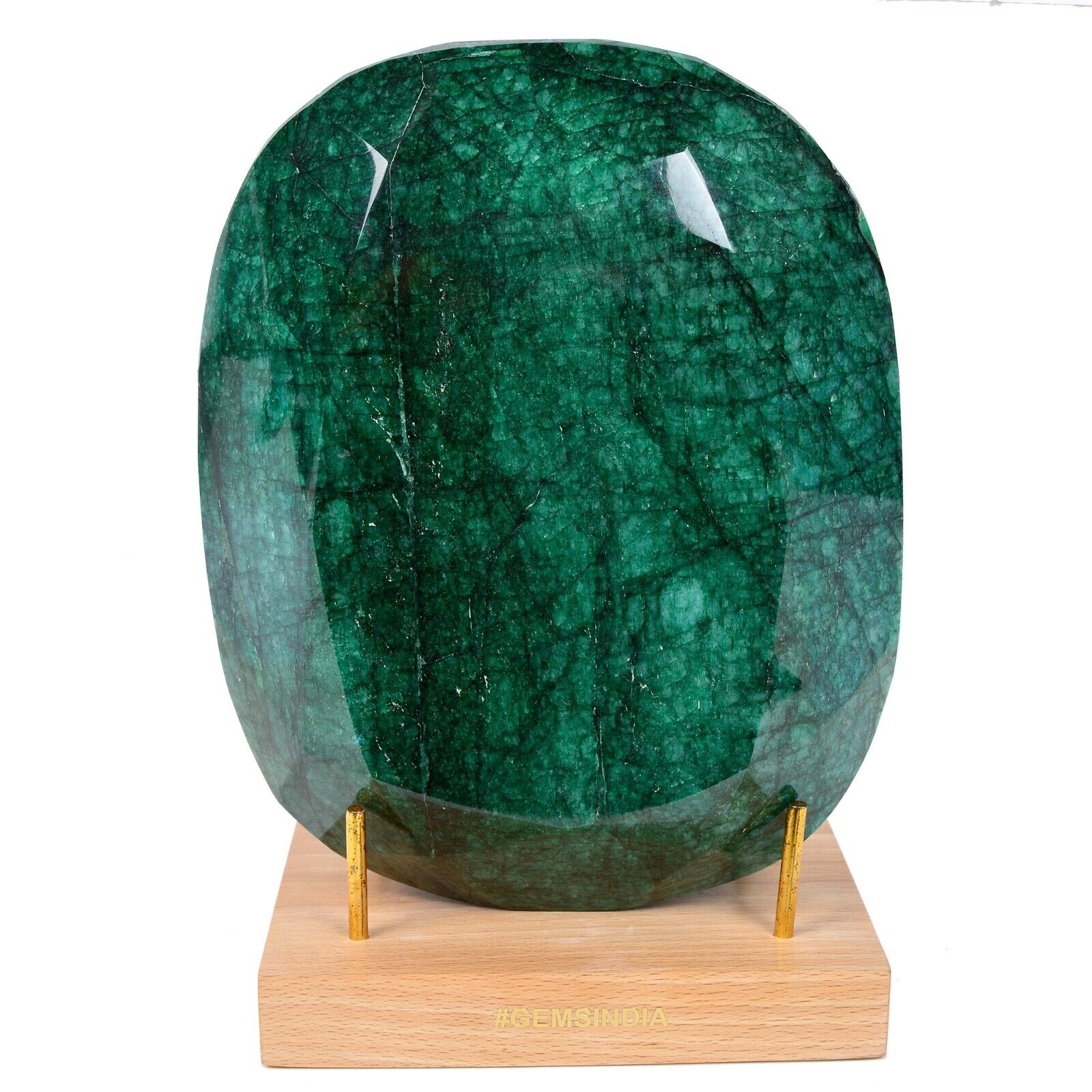 Emerald Loose Gemstone, Green — 5.5 Kg, Brazil