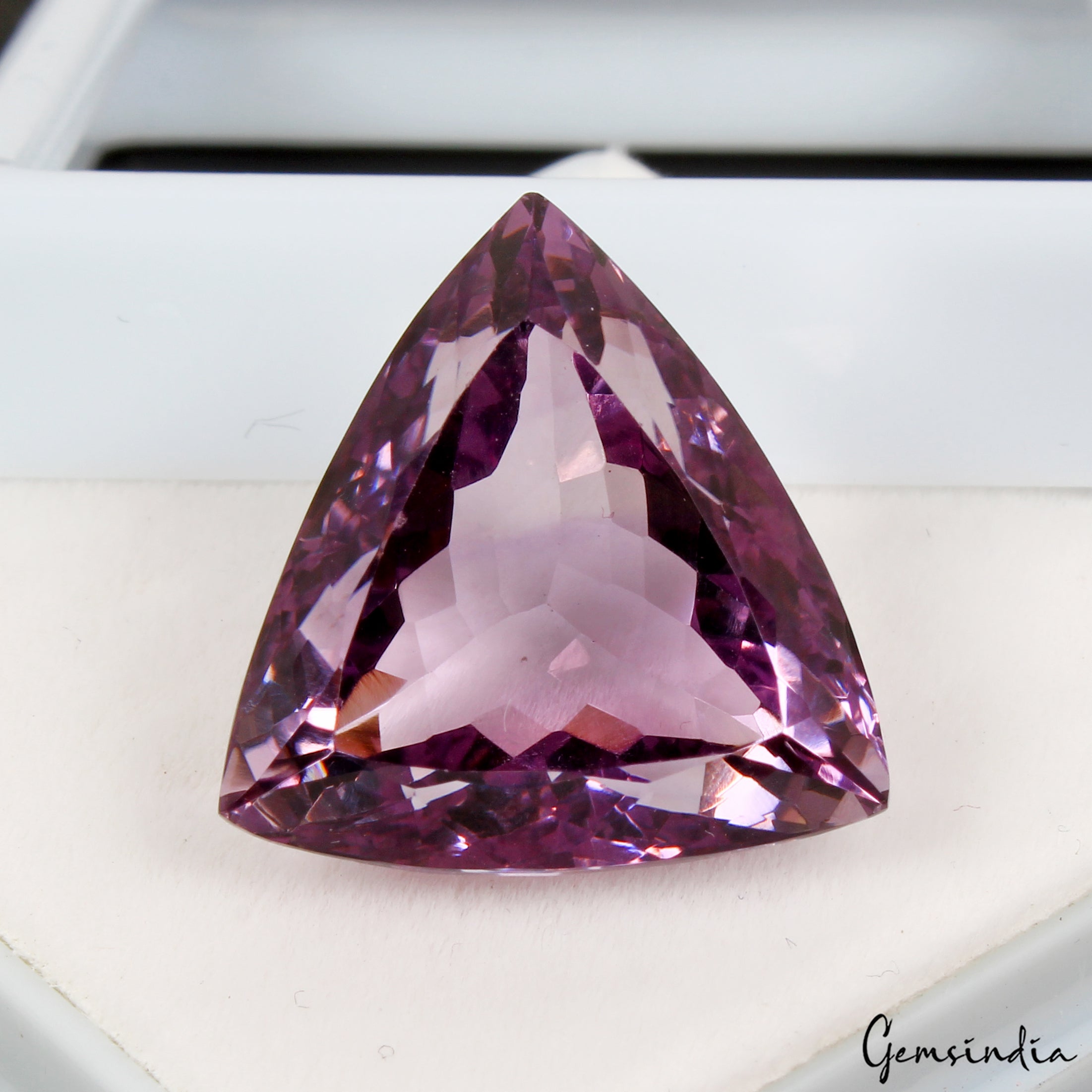 VVS 23.80 Ct Natural Purple Amethyst Dazzling Trillion Untreated Loose Gemstone