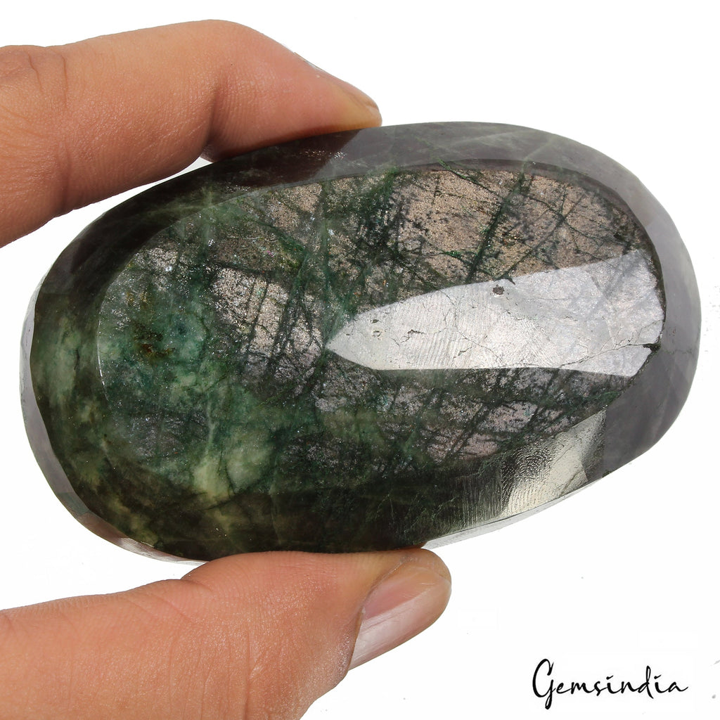 1060 Cts Natural Green Emerald Oval Cut Huge Earth mined Museum Size Gemstone