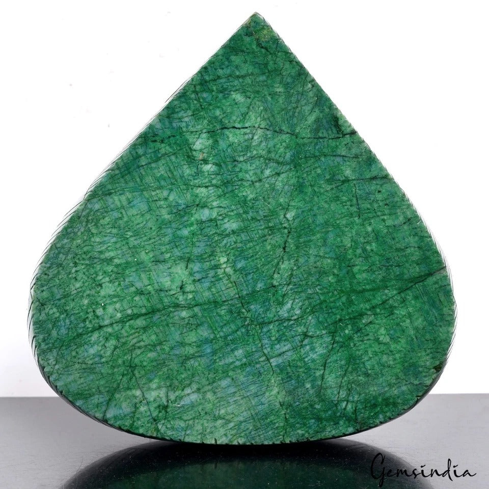 Brazilian Emerald Carving, Pear Carving, Color Enhanced — 142 x 140 x 48mm, 1.578 Kg (7890 Ct), Brazil