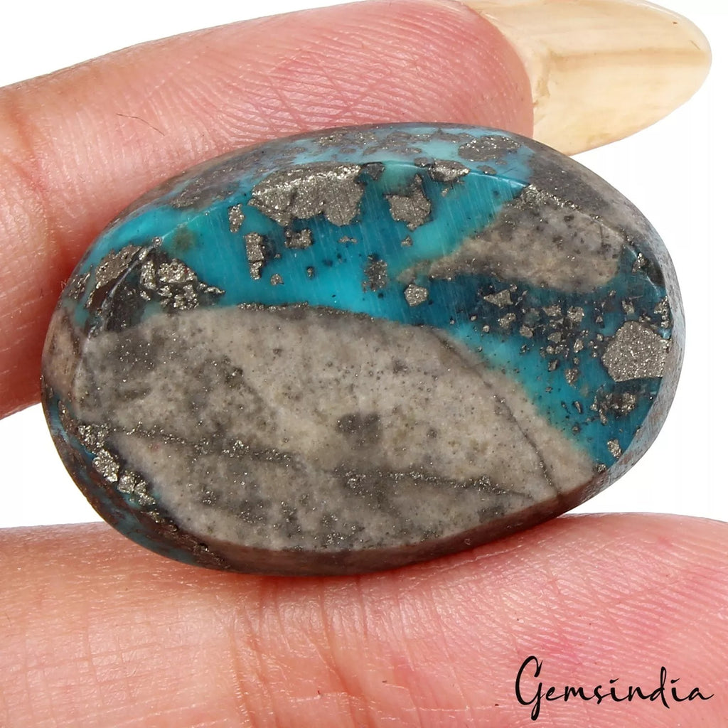 Turquoise Cabochon, Oval cabochon, Untreated — 30x20x12 mm, 57.85 Ct