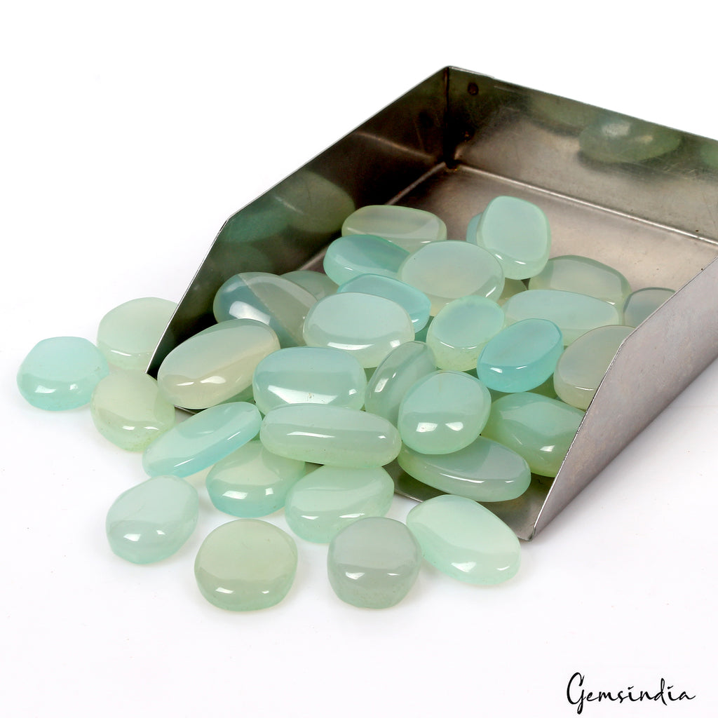 Onyx Lot, Cabochon, Color Enhanced, Blue — 37 Pieces, 14mm to 19mm, 680 Ct, Madagascar