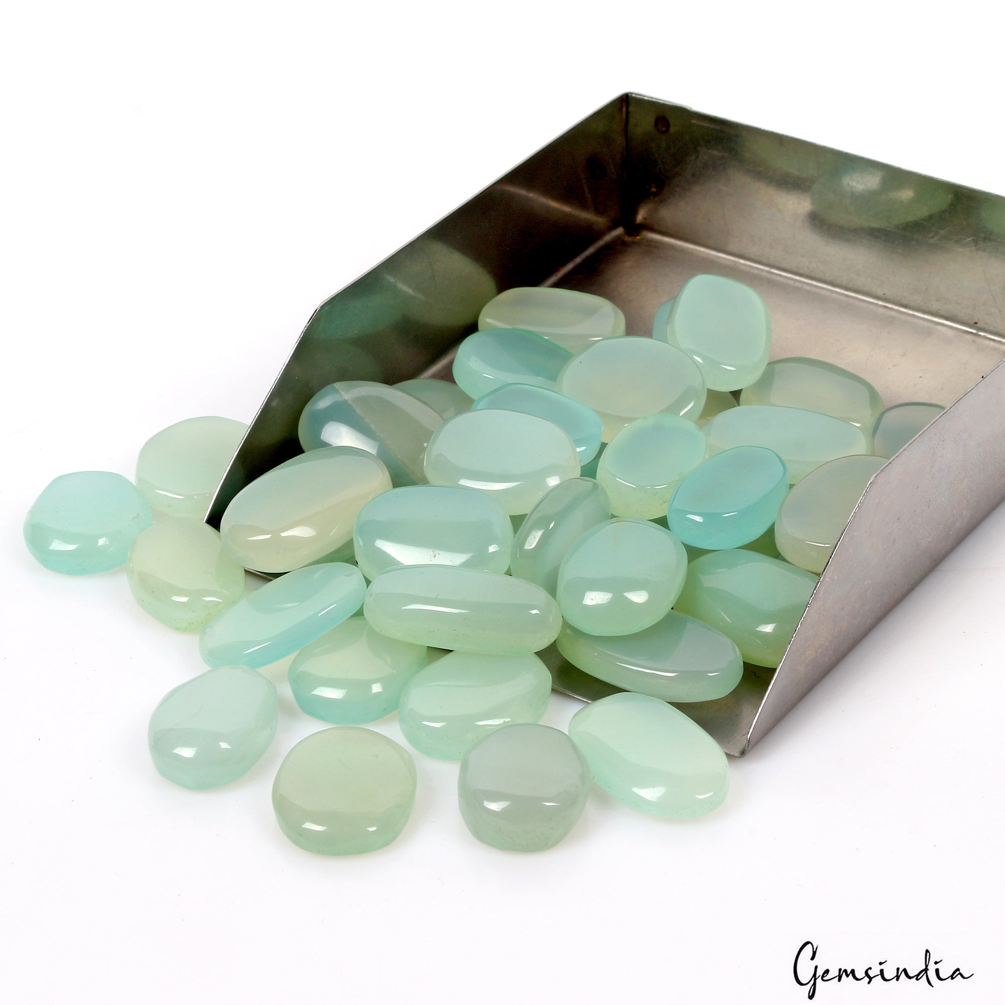 Onyx Lot, Cabochon, Color Enhanced, Blue — 37 Pieces, 14mm to 19mm, 680 Ct, Madagascar