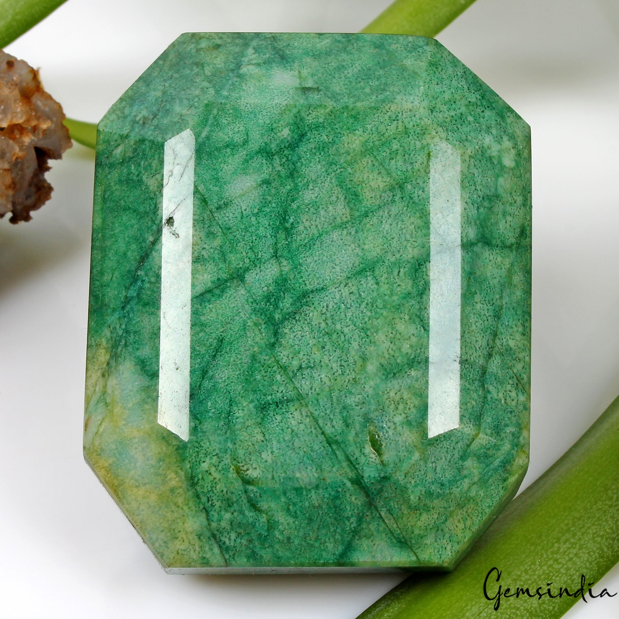 900 Cts Natural Top Green Emerald Octagon Cut Loose Earth mined Gemstone, Brazil