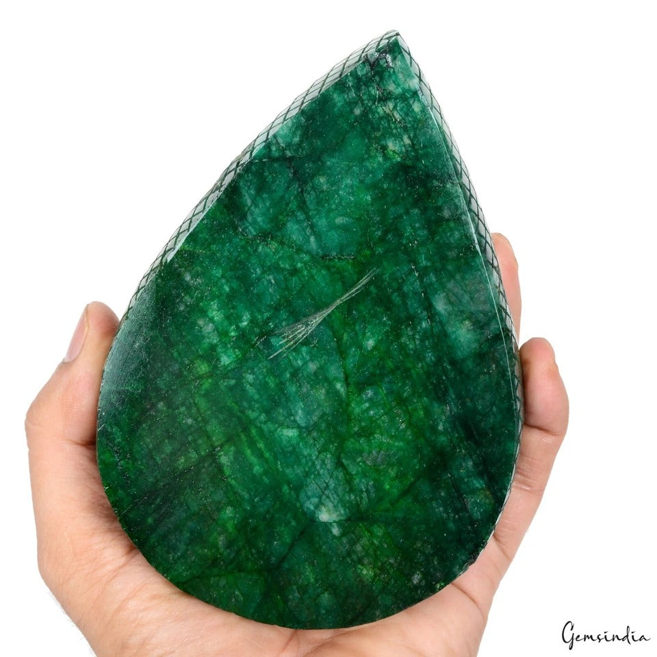 Emerald Carving, Pear carved, Color Enhanced — 140 x 100 x 47mm, 5800 Ct, Zambia