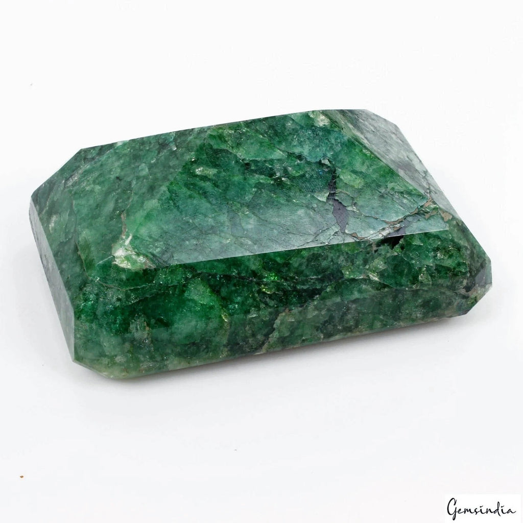 Brazilian Emerald Loose Gemstone, Green — 1.5", 2050 Ct (0.41 Kg), Brazil