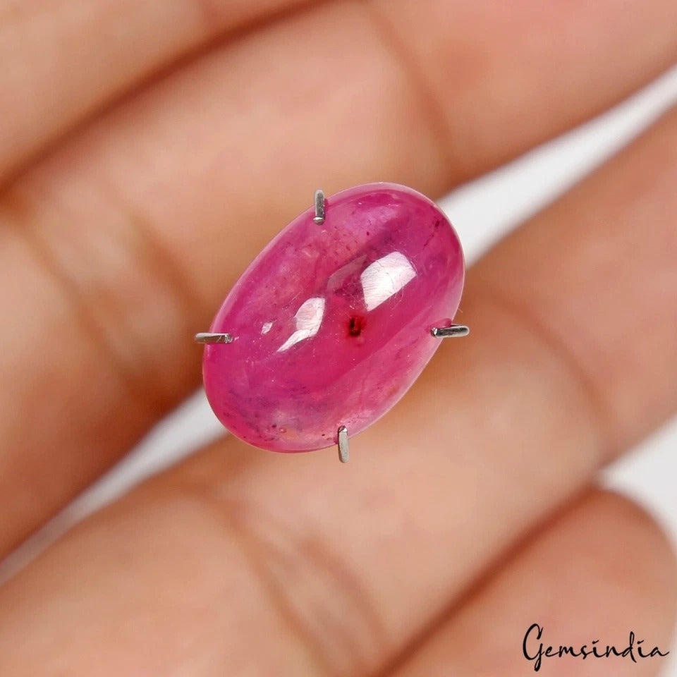 Ruby Cabochon, Oval Cabochon, Heated — 13x8x5mm, 7.30 Ct, Mozambique