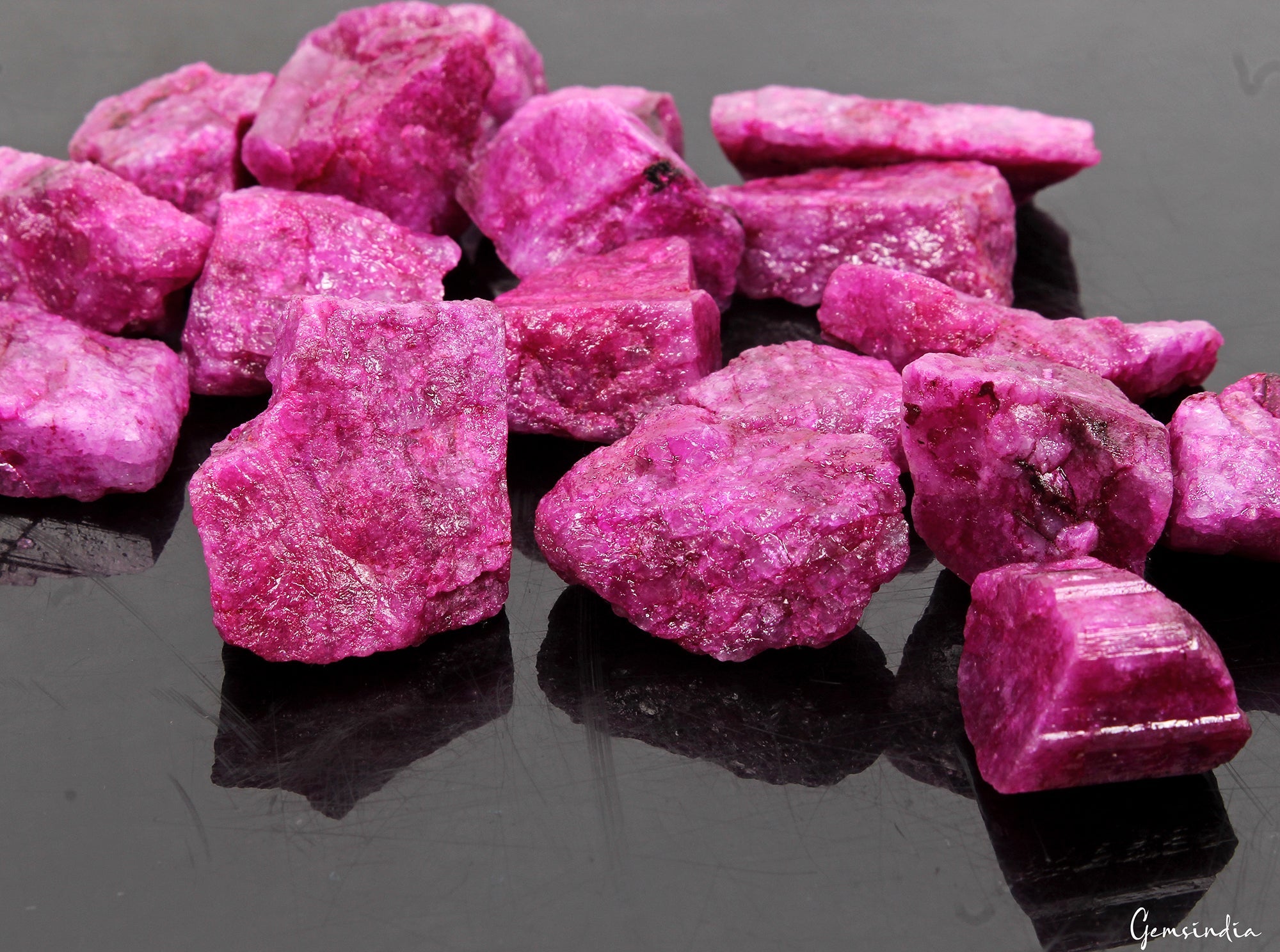 Red Beryl Rough Collection 1000Ct Natural Crystals Mineral Specimen Raw Gems Lot