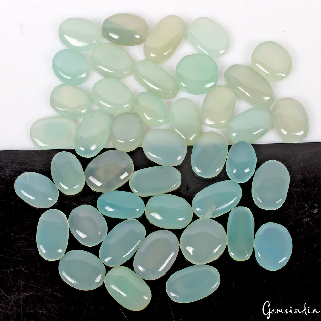 Onyx Lot, Cabochon, Color Enhanced, Blue — 37 Pieces, 14mm to 19mm, 680 Ct, Madagascar