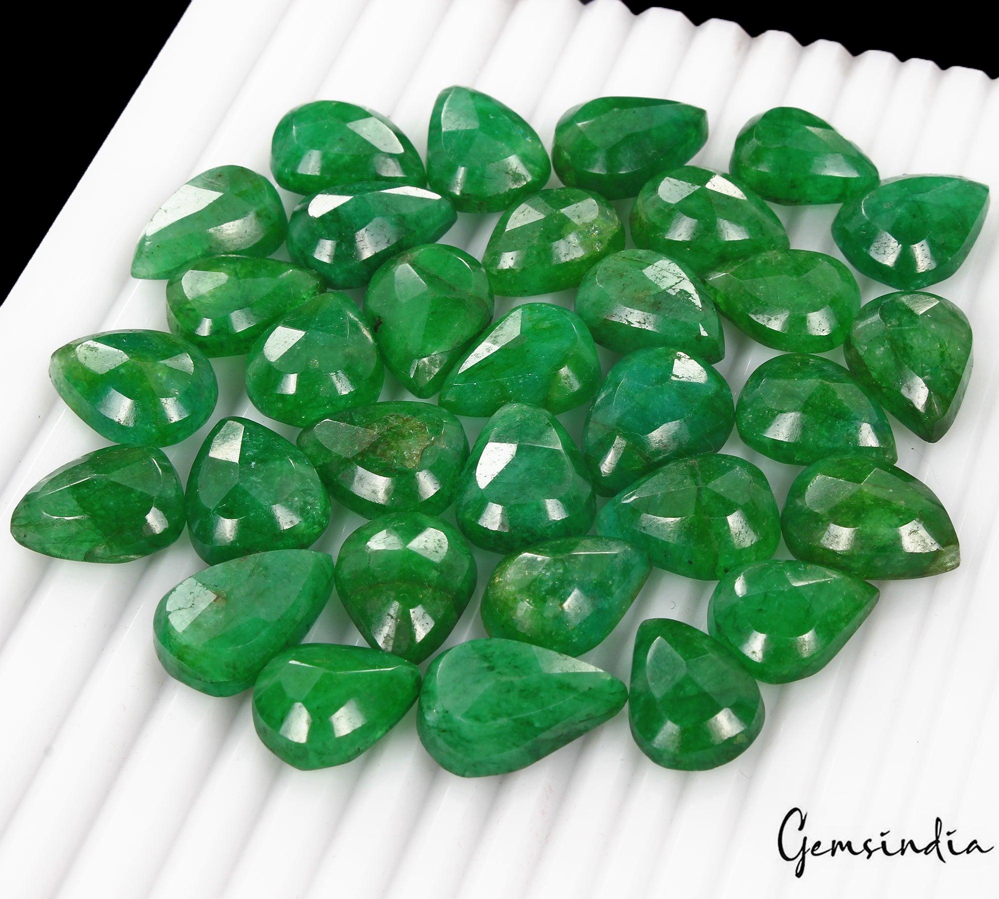 Emerald Lot, Loose Gemstone, Green — 32 Pieces, 17mm to 21mm, 460 Ct, Brazil