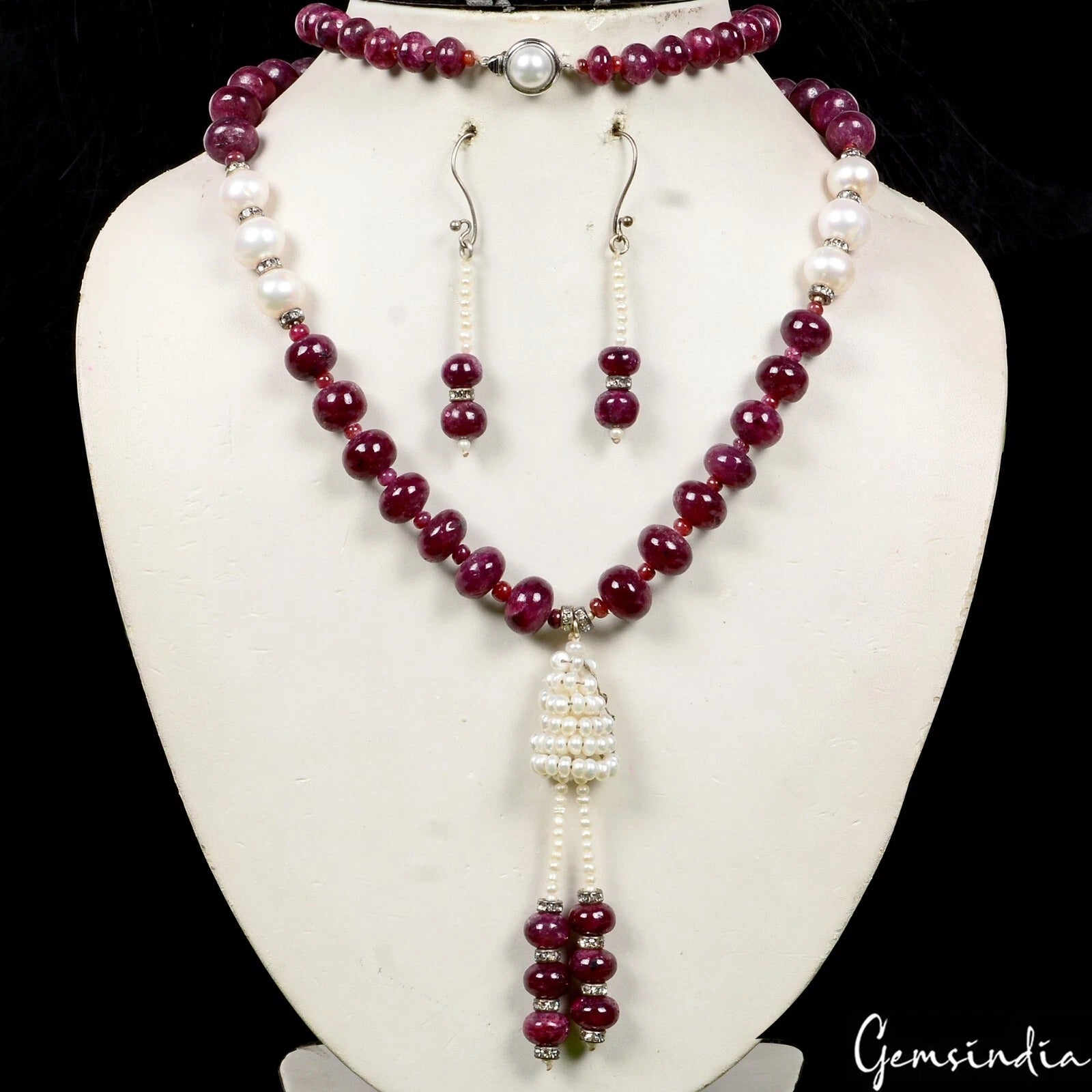696.70 Cts Natural Red Ruby & Freshwater Pearl Round Beaded Handmade Jewelry Set