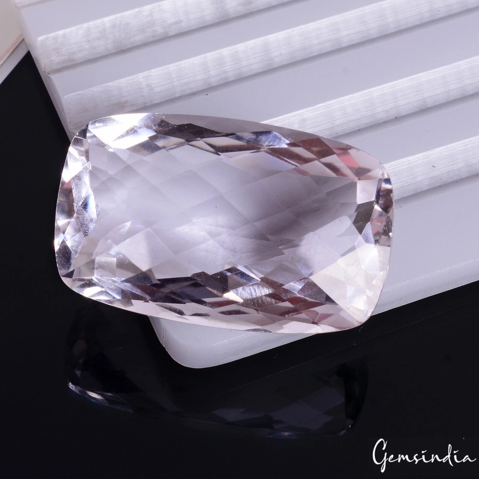 Amethyst Loose Gemstone, Lavender — 31x20x12 mm, 54.25 Ct, India