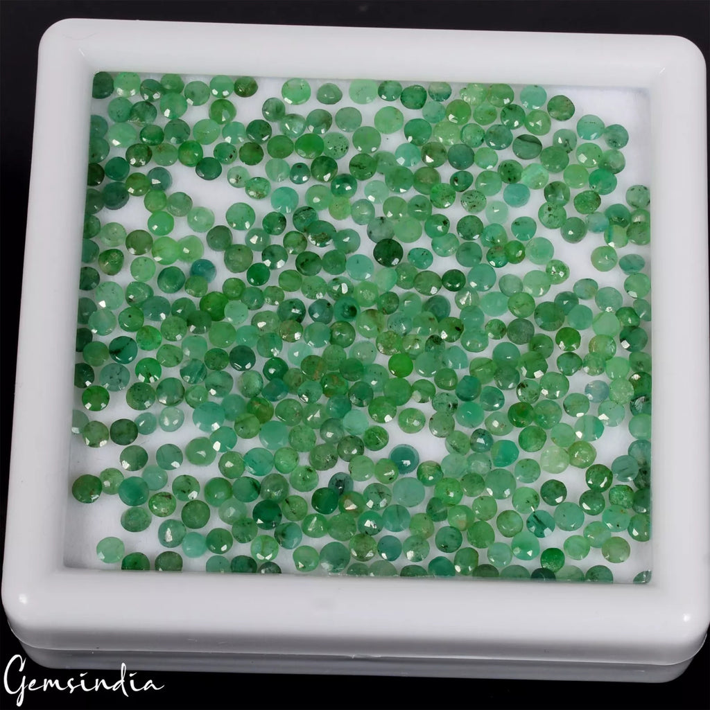 Emerald Lot, Loose Gemstone, Untreated, Green — 400 Pieces, 2mm, 32.20 Ct, Colombia
