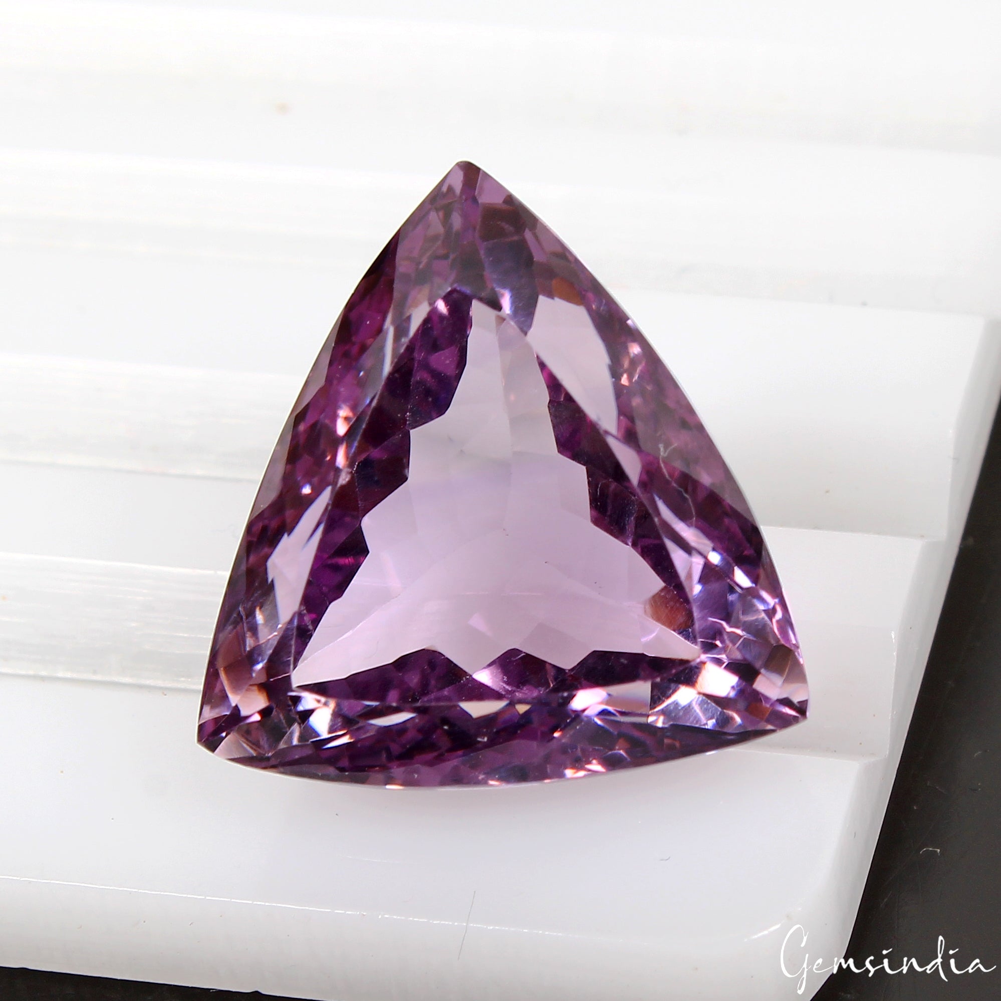 VVS 23.80 Ct Natural Purple Amethyst Dazzling Trillion Untreated Loose Gemstone