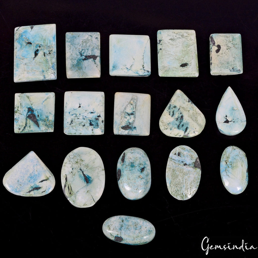 Turquoise Lot, Cabochon, Blue — 16 Pieces, 25mm to 35mm, 700 Ct