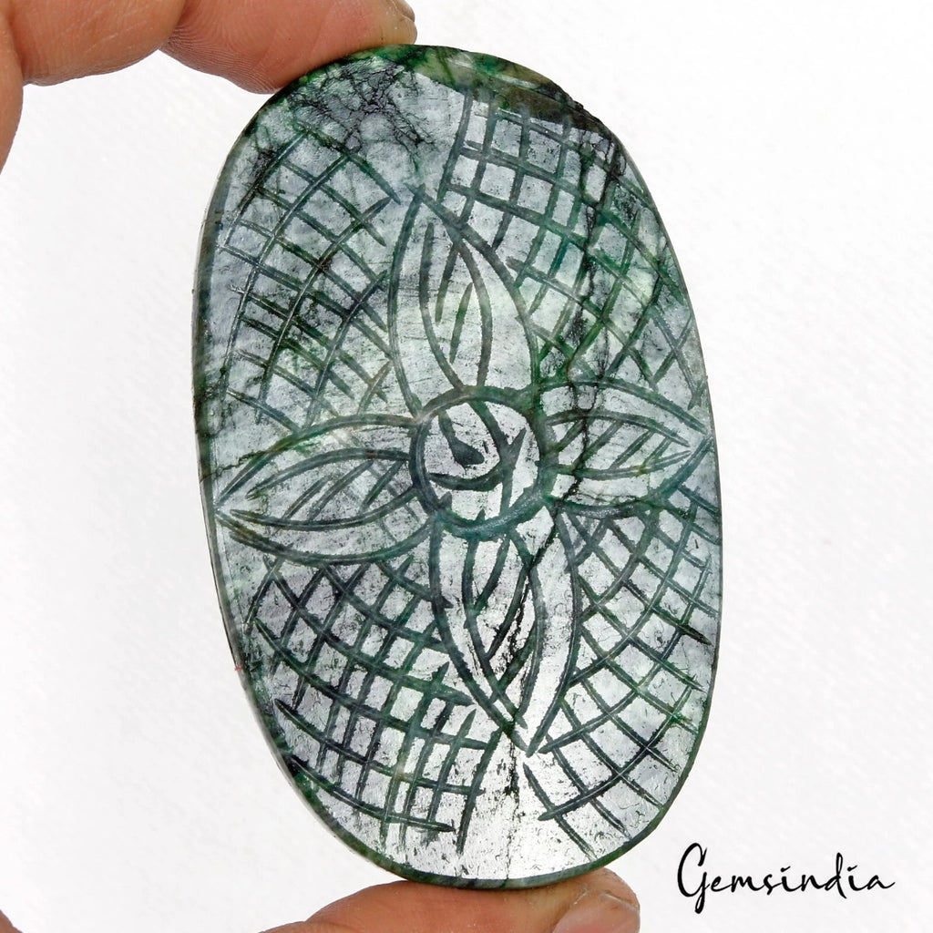 Emerald Carving, Oval Carved, Green — 73 x 46 x 25mm, 610 Ct, Brazil