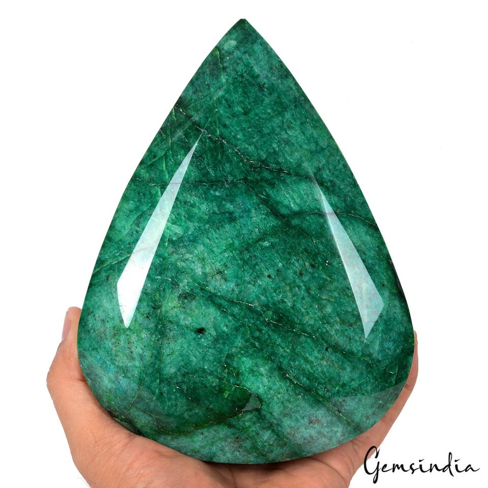 Emerald Loose Gemstone, Color Enhanced, Green — 7.4x5.5x3 Inch, 12500 Ct (2.5 Kg), Brazil