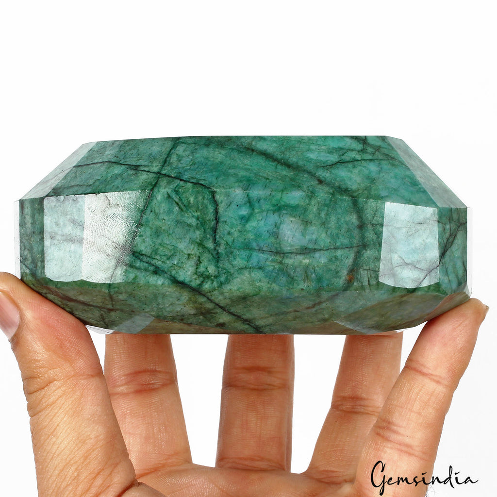 Museum Size 3900 Cts Natural Brazilian Green Emerald Oval Faceted Huge Loose Gem
