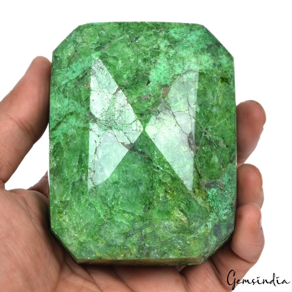 3200 Cts Natural Green Brazilian Earth mined Emerald Octagon Cut Huge Loose Gem