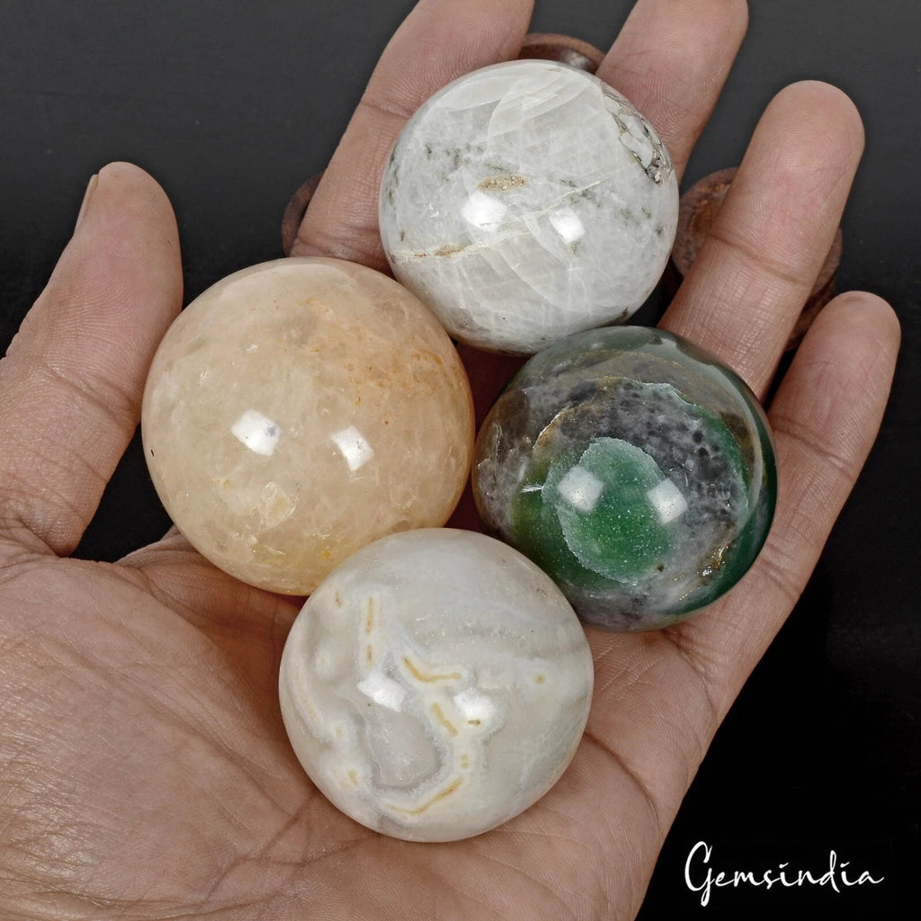 Aventurine Sphere, Untreated — 4 Pieces, 41mm to 45mm, 0.41 Kg (2050 Ct), India