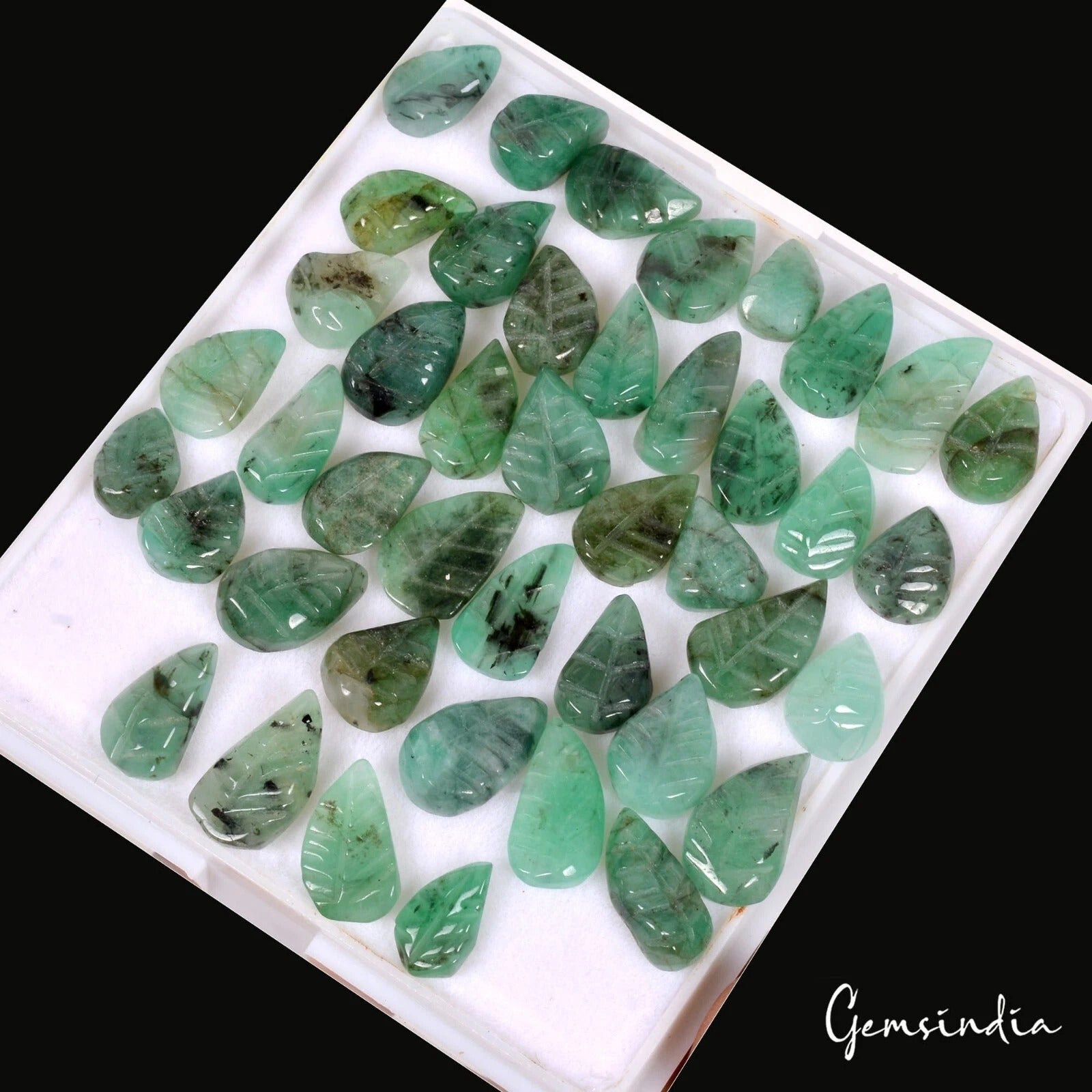 55 Cts/43 Pcs Natural Green Brazilian Green Emerald Pear Leaf Carved Loose Gems