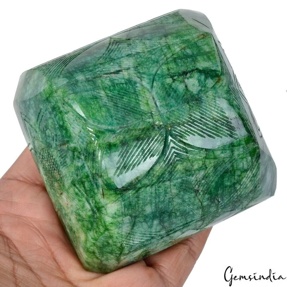 Emerald Loose Gemstone, Green — 78x77x53 mm, 3100 Ct, Brazil