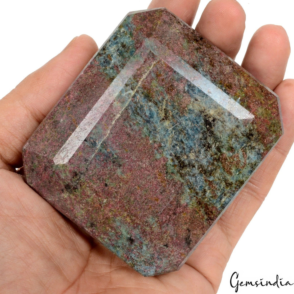 Ruby Kyanite Loose Gemstone — 75 x 66 x 38 mm, 2400 Ct (0.48 Kg), Madagascar