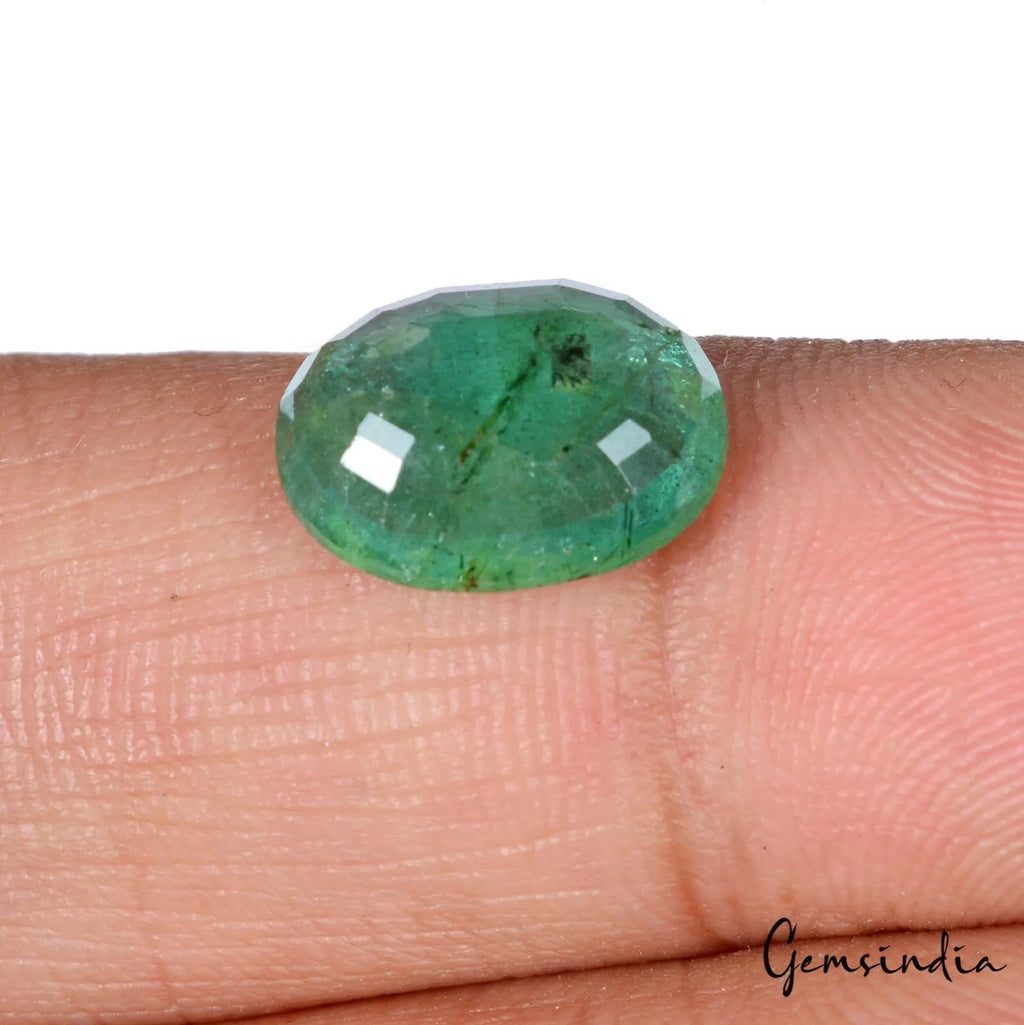 Emerald Loose Gemstone, Untreated, Green — 12x10x5mm, 4.00 Ct, Zambia