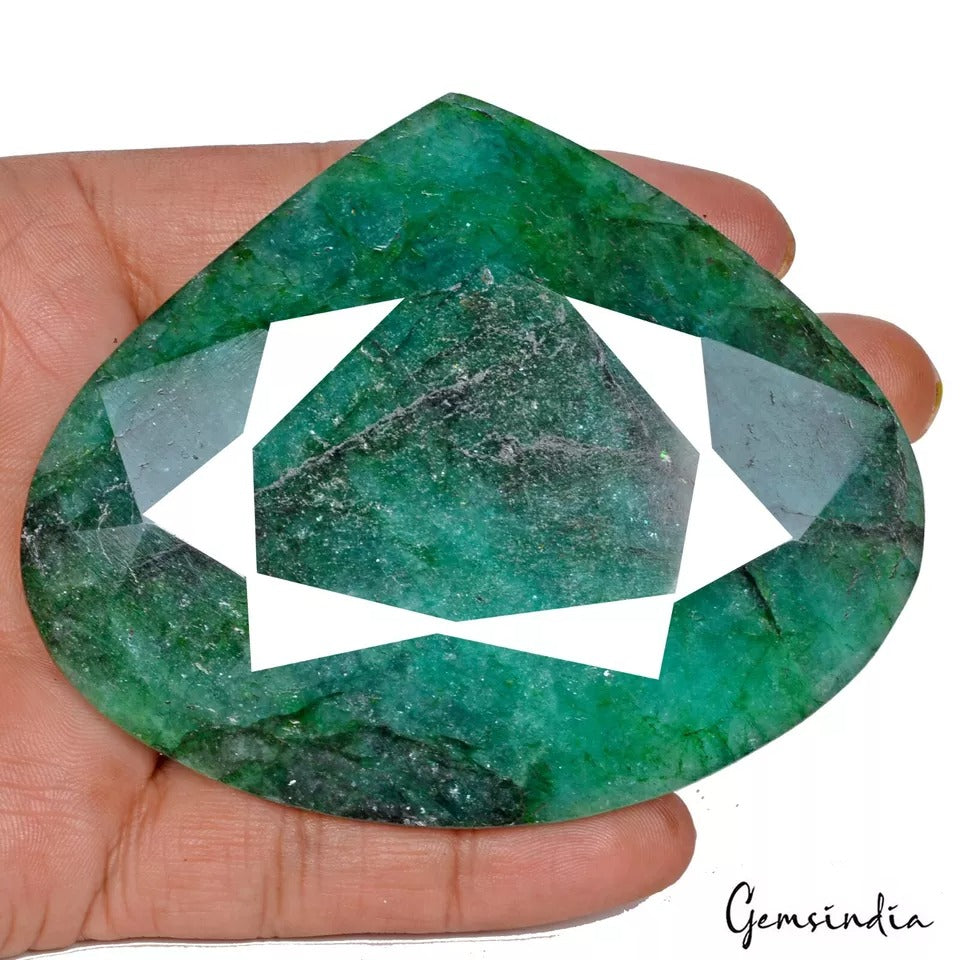 Emerald Loose Gemstone, Green — 76 x 91 x 18mm, 870 Ct, Brazil