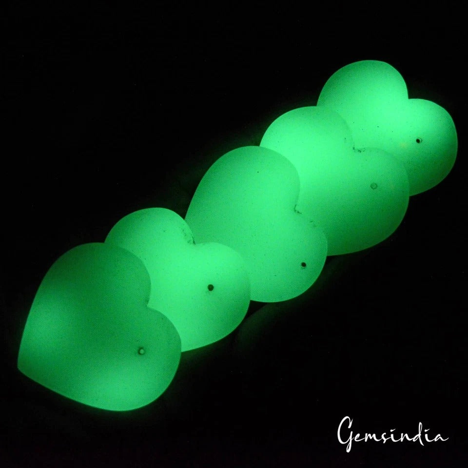 330 Ct Glowing Luminous Heart Beads Night Glow Luminescent Stones DIY Crafts 5Pc