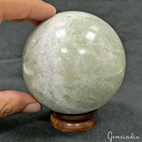 Agate Sphere — 3.5" in diameter, 0.7 Kg (3500 Ct), Madagascar