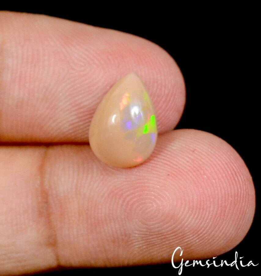Opal Cabochon, Untreated — 11x8x5mm, 2.00 Ct, Ethiopia