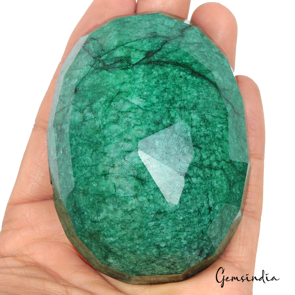 Emerald Loose Gemstone, Green — 82 x 61 x 40mm, 1350 Ct, Brazil