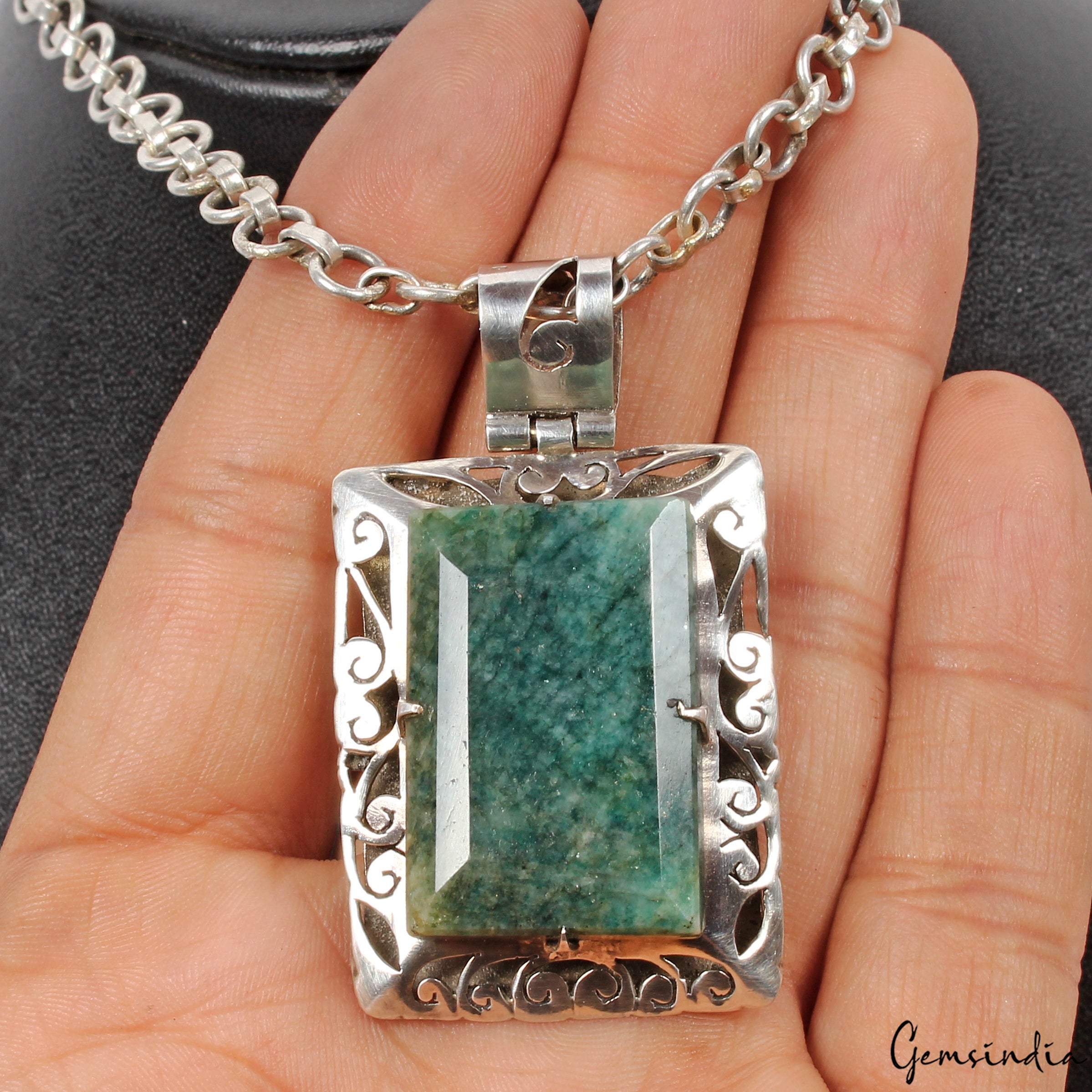 Emerald Loose Gemstone, Green — 54x31x14mm, 117.80 Ct (23.50 g)