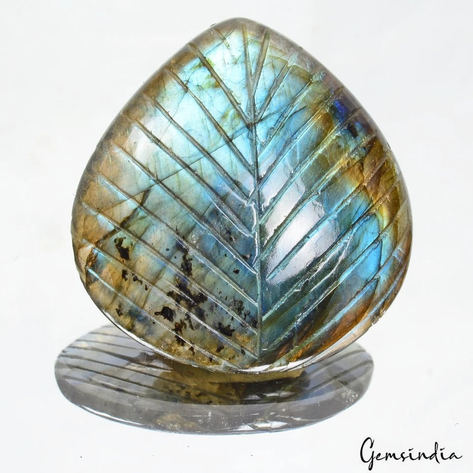 Labradorite Loose Gemstone — 36x35x8 mm, 65.60 Ct