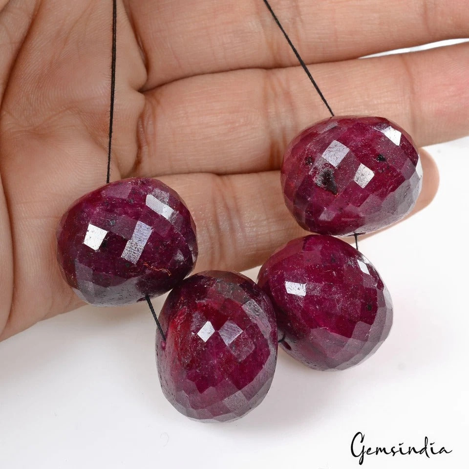 Ruby Beaded Strand, Red — 21mm, 420 Ct