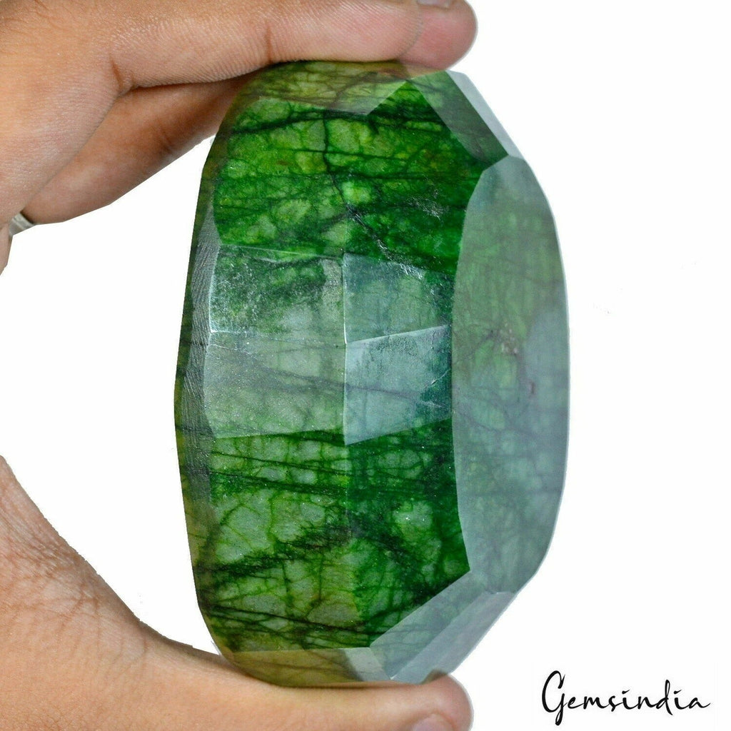 Huge 2250 Cts Natural Brazilian Top Green Emerald Oval Cut Museum Size Gemstone