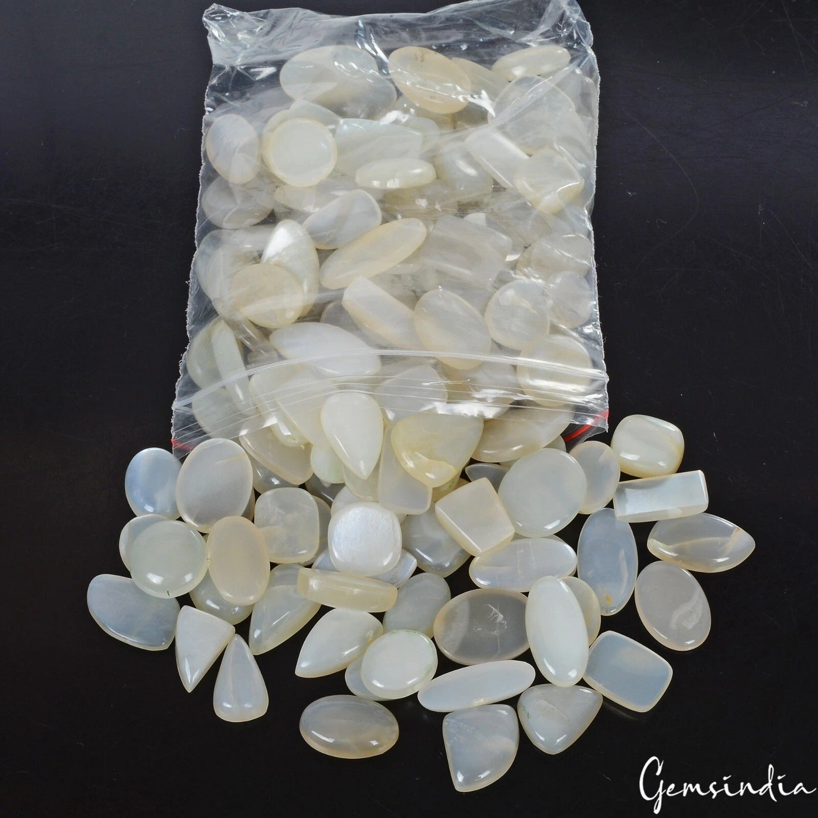 Moonstone Lot, Cabochon — 153 Pieces, 13mm to 26mm, 1600 Ct, Madagascar
