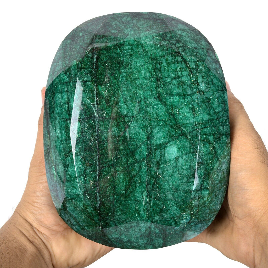 Emerald Loose Gemstone, Green — 5.5 Kg, Brazil