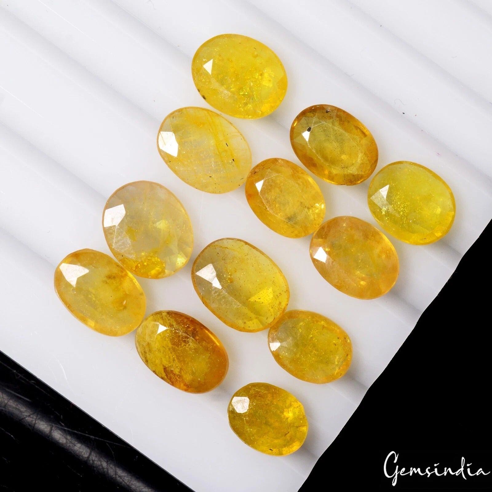 Yellow Sapphire Lot, Loose Gemstone, Oval Cut, Untreated — 12 Pieces, 08mm to 10mm, 34.00 Ct, Sri Lanka