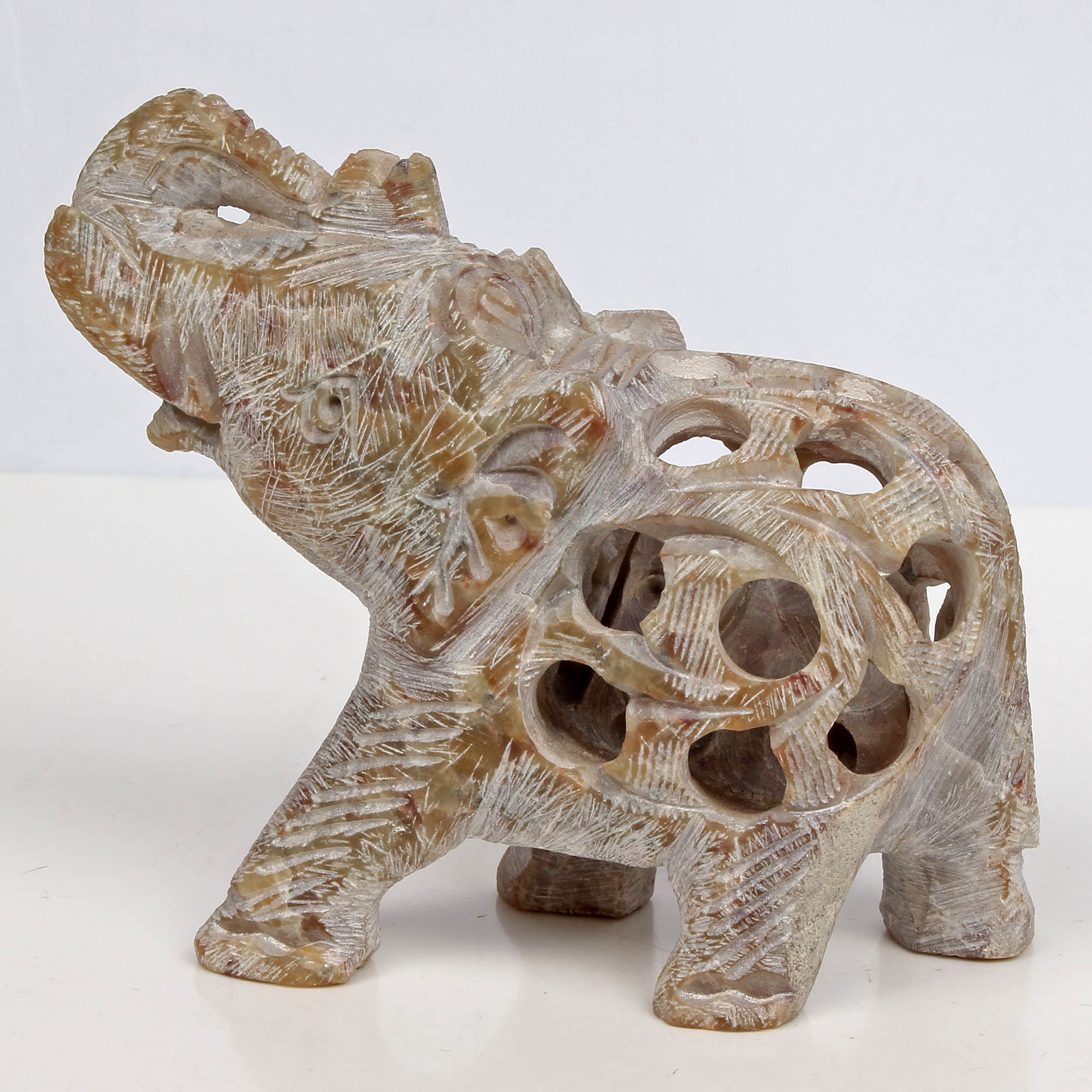 Soapstone Elephant Figurine, Untreated — 96x74x40 mm, 1050 Ct