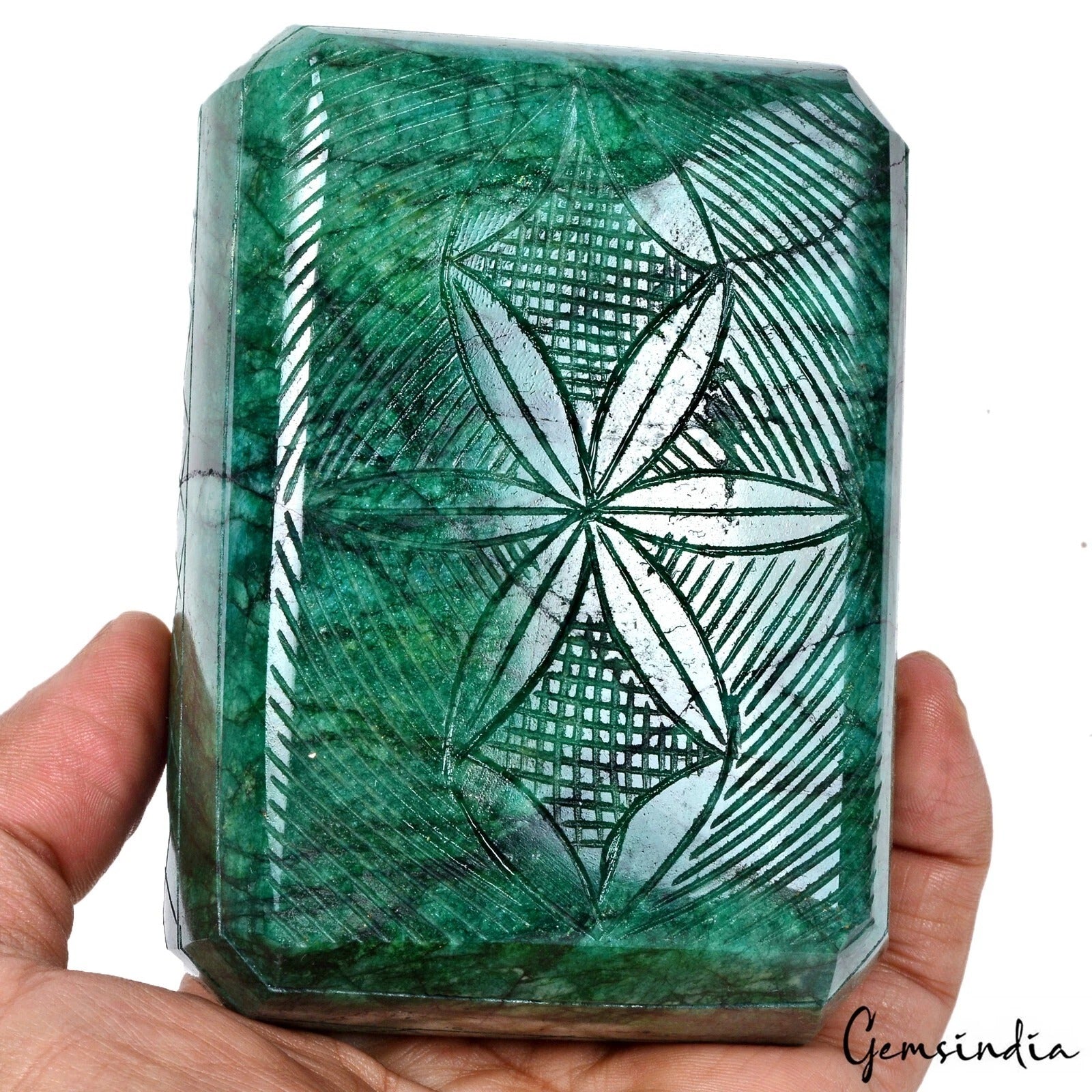 Emerald Carving, Octagon carved, Color Enhanced — 112x81x44 mm, 4720 Ct, Brazil