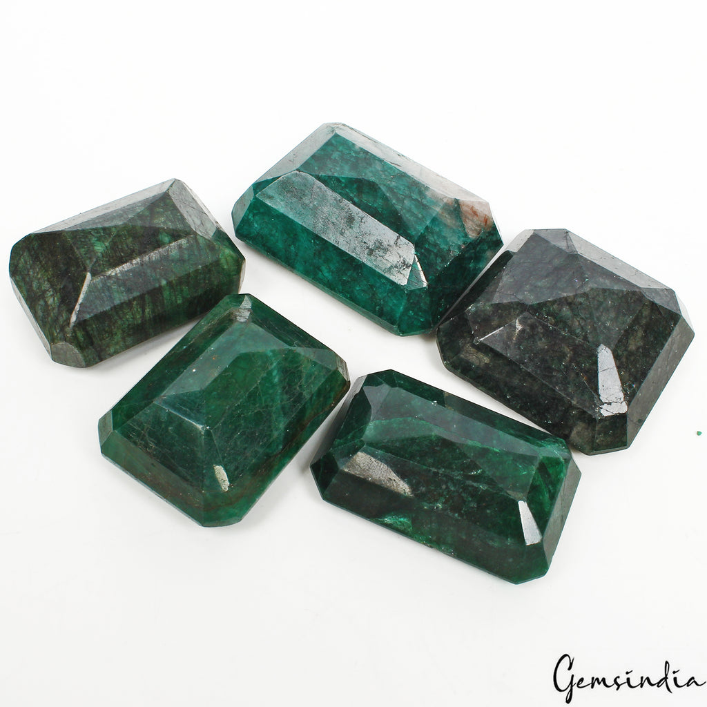 Emerald Lot, Loose Gemstone, Octagon Faceted cut, Color Enhanced — 5 Pieces, 42mm to 50mm, 1290 Ct, Brazil