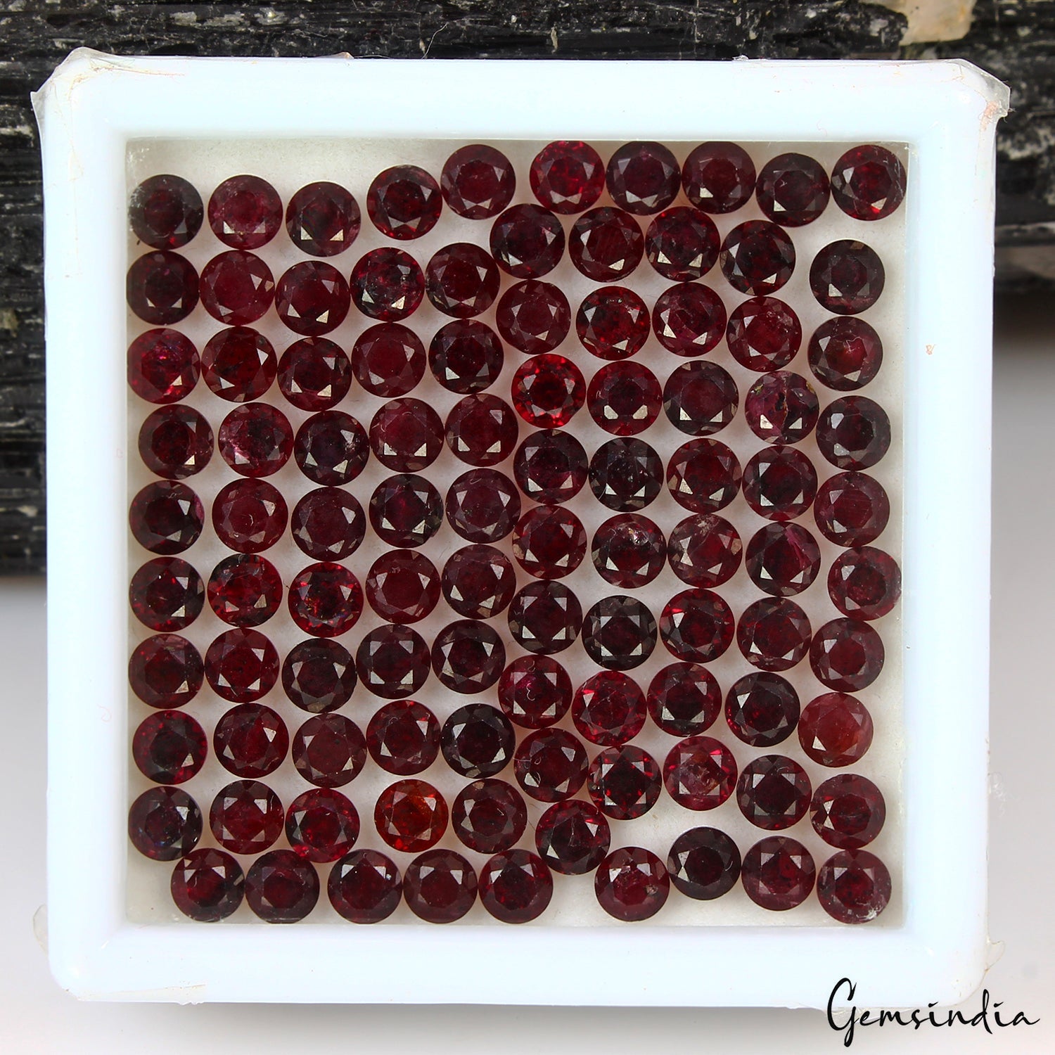 100Pcs Natural Mozambique Garnet 4mm Round Cut Loose Untreated Gemstones Lot