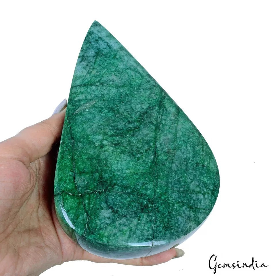 Brazilian Emerald Cabochon, Green — 157 x 100 x 57 mm, 6330 Ct, Brazil