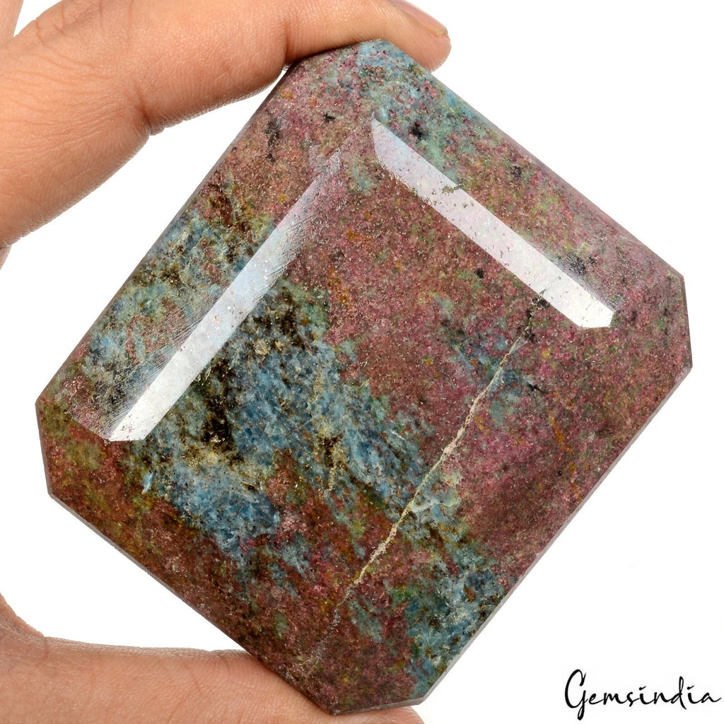 Ruby Kyanite Loose Gemstone — 75 x 66 x 38 mm, 2400 Ct (0.48 Kg), Madagascar