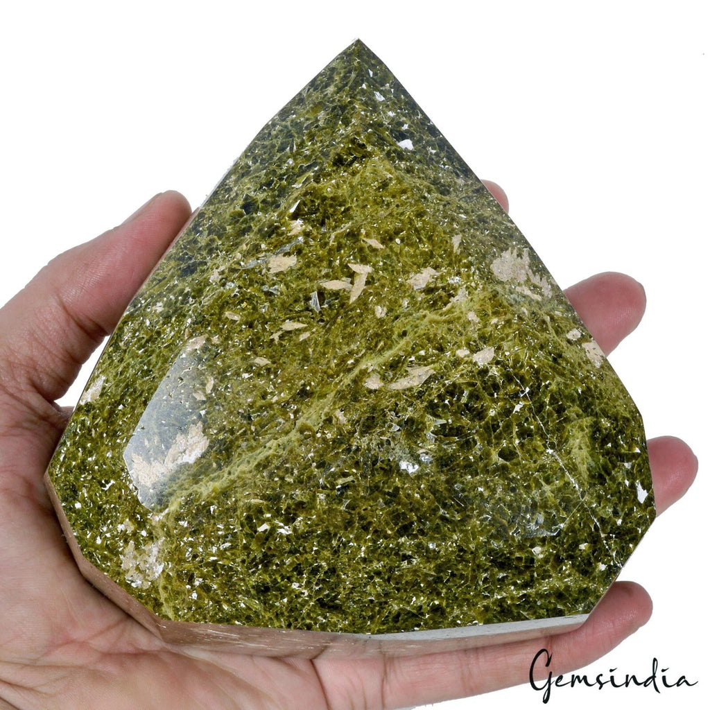 Museus Size 2.66 Kilo Natural Untreated Heena Green Serpentine Pear Cut Huge Gem